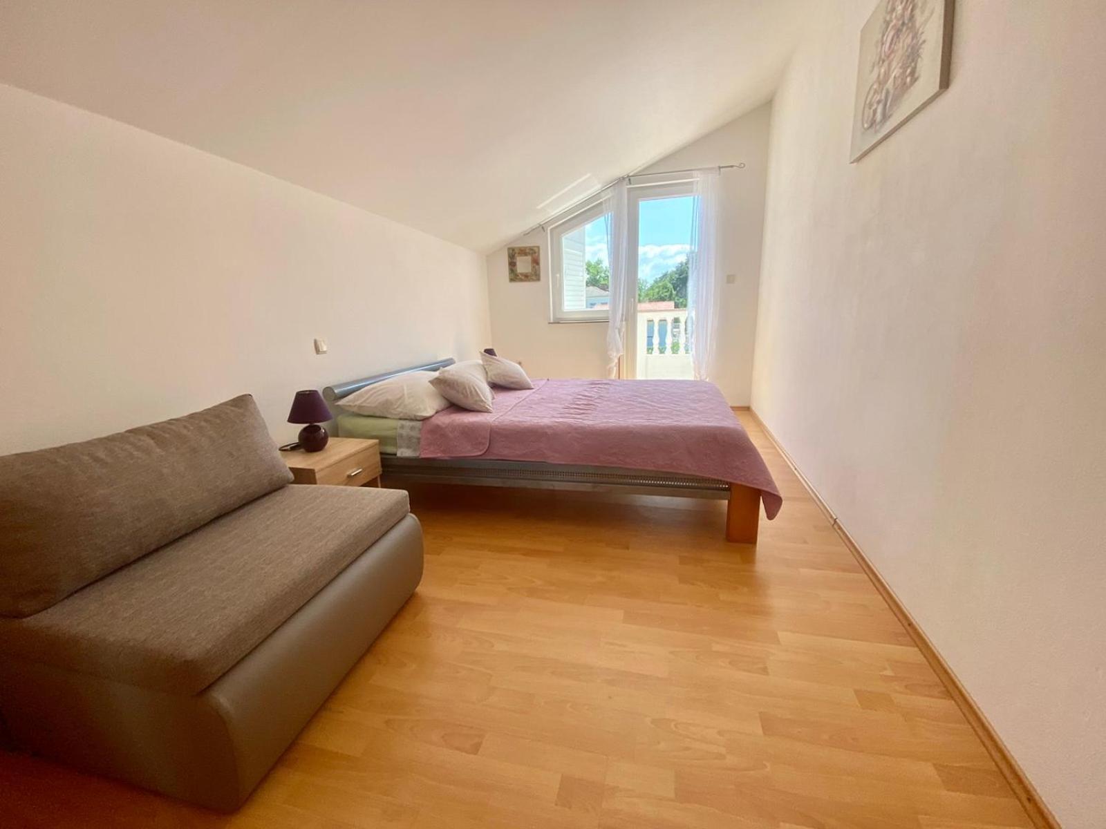 Apartmani Franciska Rab Town Exteriér fotografie