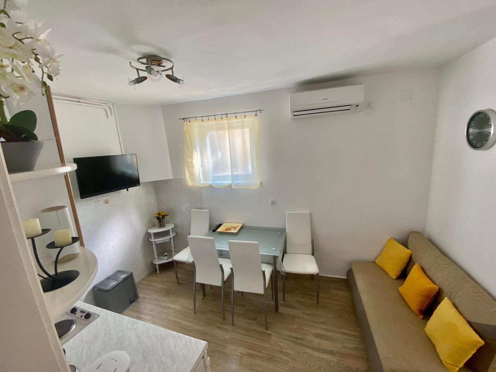 Apartmani Franciska Rab Town Exteriér fotografie
