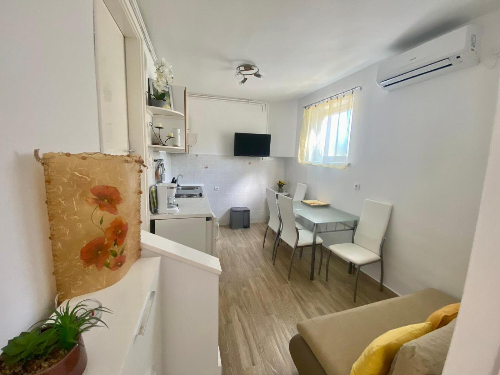 Apartmani Franciska Rab Town Exteriér fotografie
