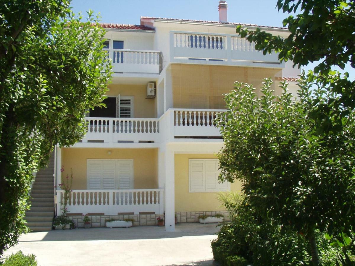 Apartmani Franciska Rab Town Exteriér fotografie