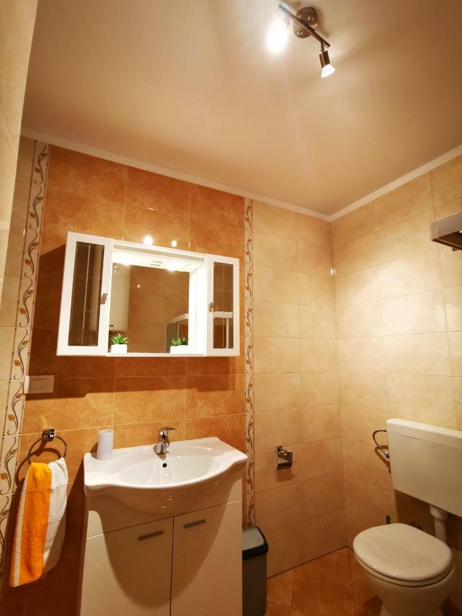 Apartmani Franciska Rab Town Exteriér fotografie