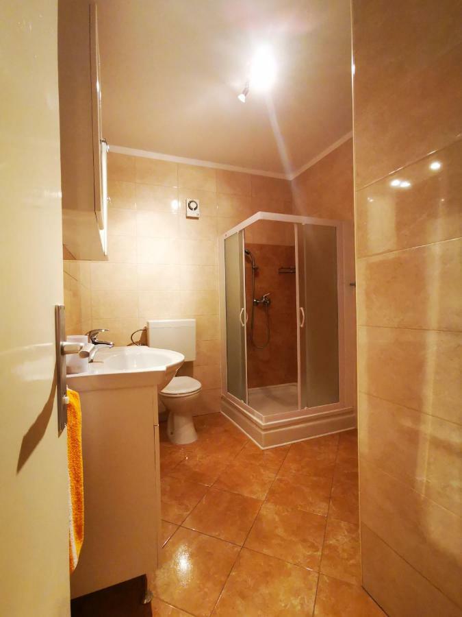 Apartmani Franciska Rab Town Exteriér fotografie